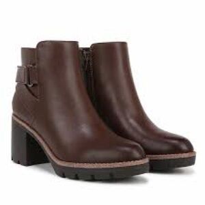 Naturalizer Madalynn-Strap Water Resistant Lug Sole Booties ~ size 8.5